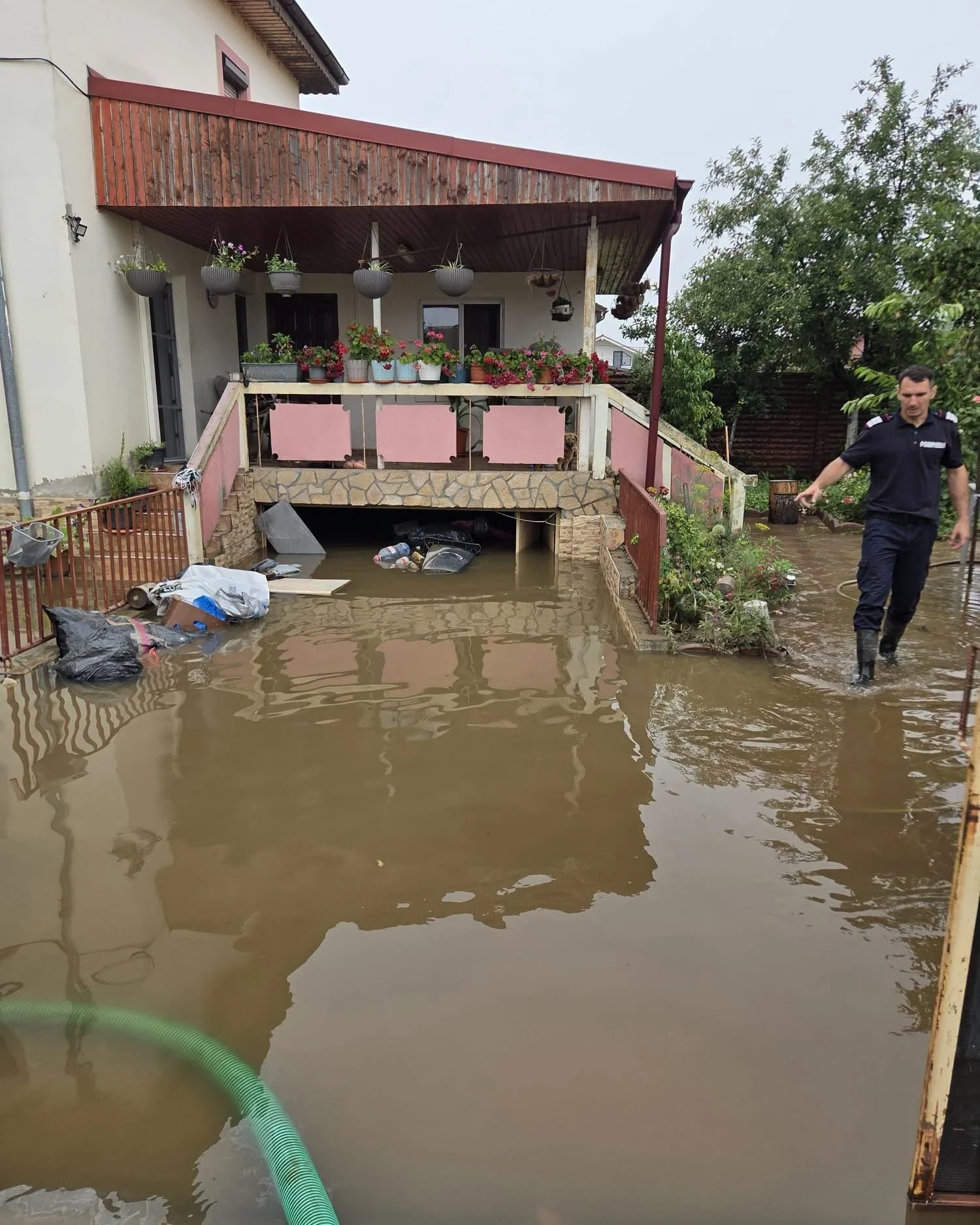 Curți inundate FOTO: IGSU