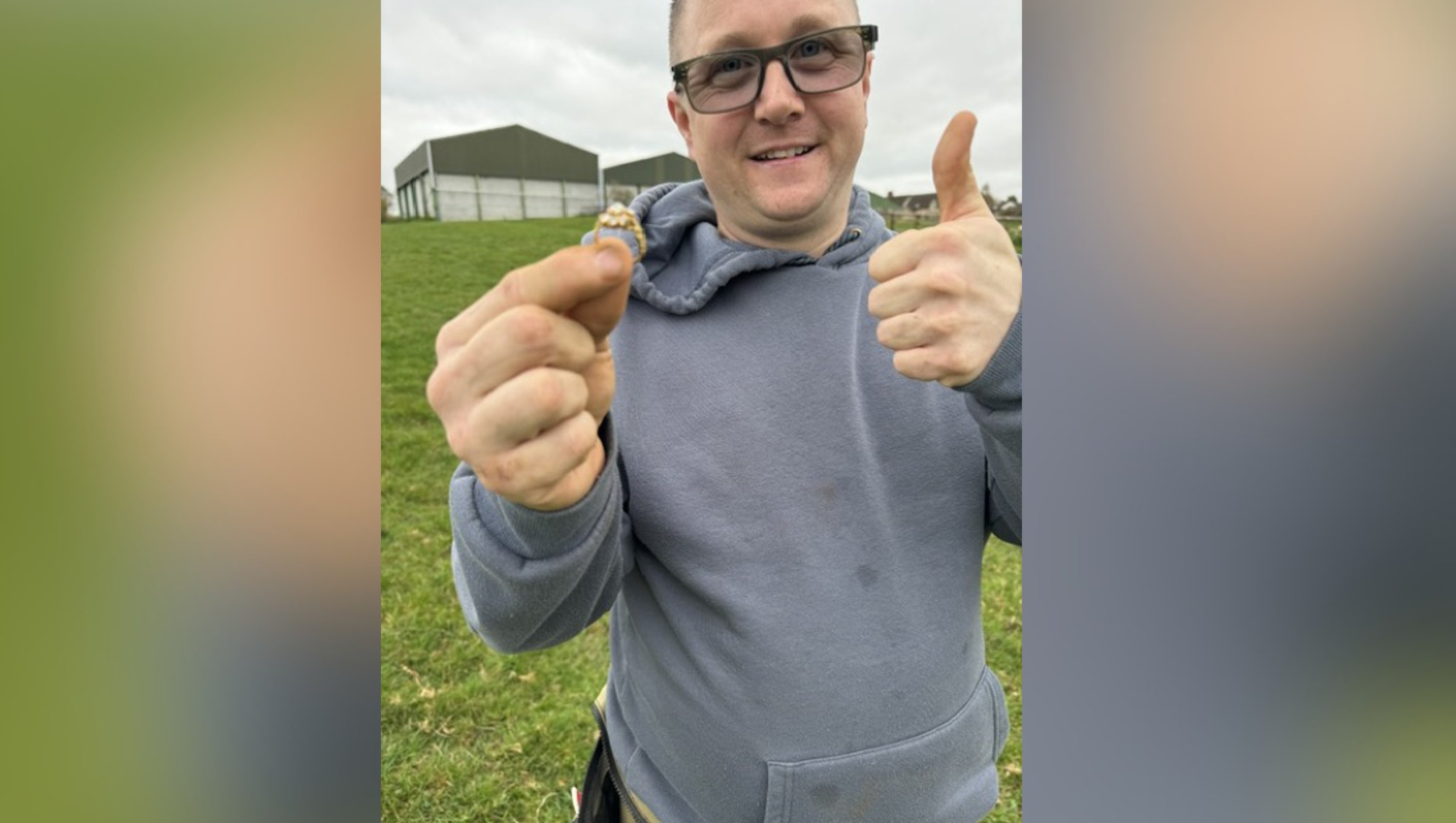 Un bărbat a descoperit cu un detector de metale o bijuterie rară cu diamante din secolul al XVI-lea. C&acirc;t ar putea valora