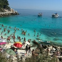 Turiști români în Thassos, acuzați că au plecat fără să plătească o consumație de 43 de euro: „Foarte urât, domnilor! / Probabil erau daci prea liberi”
