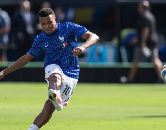 Franța se dezlănțuie cu Suedia și Kylian Mbappe îl ajunge pe Lionel Messi! Cu cine vor juca francezii în optimi