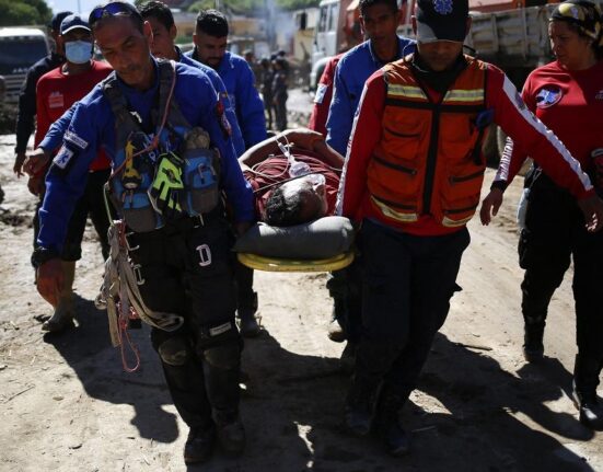 Locul neașteptat din Venezuela unde oamenii își găsesc animalele salvate din cutremur
