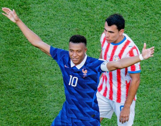 Imaginile care l-au transformat pe Mbappe în „inamicul numărul 1” în Paraguay! Ce s-a întâmplat după fluierul final