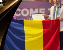 La doar 17 ani, un elev român este premiat de MIT și Harvard. Dezvoltă materiale inteligente împotriva poluării