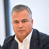 Casele, serviciile secrete și oamenii lor 