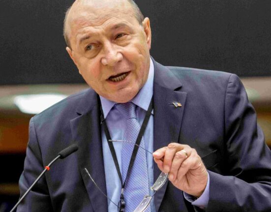 ONG-istul Traian Băsescu a făcut primul milion pe fundație