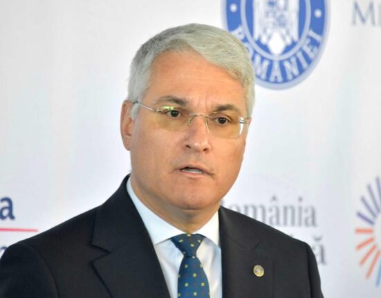 A apărut al 5-lea contract încheiat de ministerul condus de Pîslaru cu firma înființată de Pîslaru