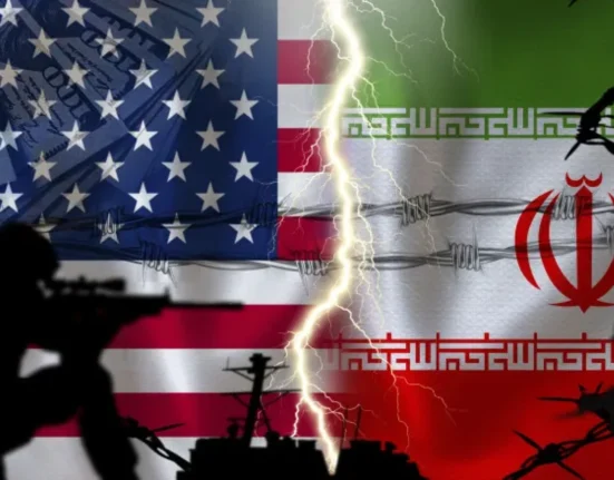 VIDEO Fragilul acord dintre SUA și Iran s-a spulberat: Americanii au lansat un atac la scară largă, iar iranienii au atacat bazele militare ale SUA și au închis Strâmtoarea Ormuz