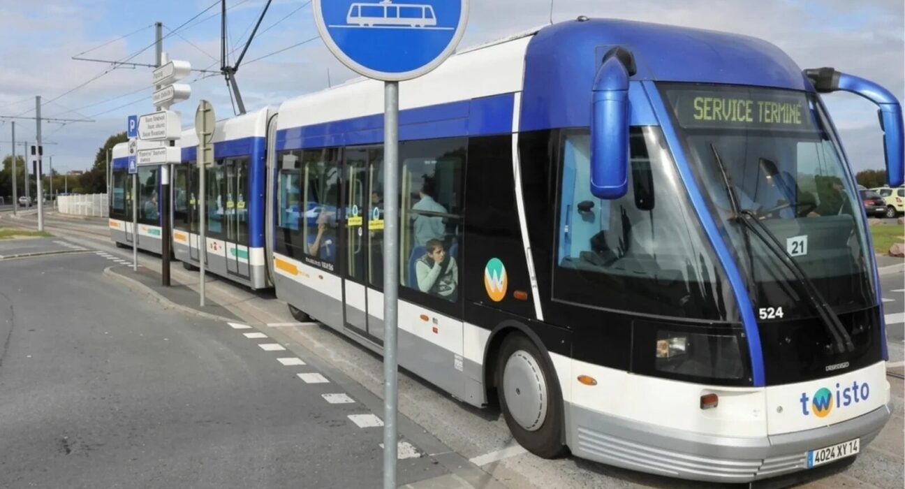 Eșec de proporții al transportului public francez: tramvaiul cu anvelope a adus, în loc de succes, doar explozii, motoare căzute și deraieri frecvente