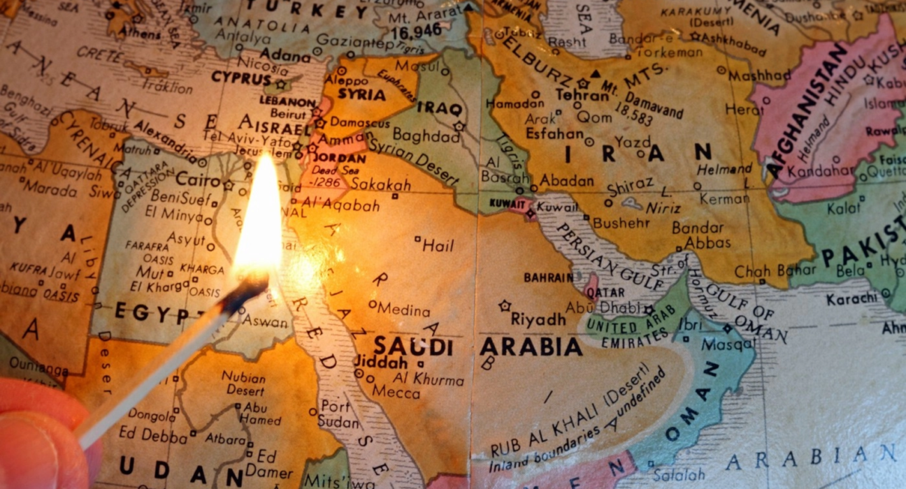 Este haos în Orientul Mijlociu: SUA au reintrodus blocada asupra porturilor iraniene, iar Trump amenință ”nu veți mai avea pe nimeni în viață!”. Iranul atacă Iordania și Bahreinul