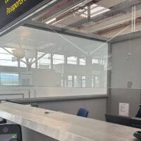 Sistemul de scanare facială a dat greș în România. O femeie din Marea Britanie a fost confundată cu sora sa geamănă