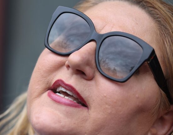 Diana Șoșoacă a fost trimisă în judecată, alături de Silvestru Șoșoacă, în dosarul privind lipsirea de libertate a unor jurnaliști italieni