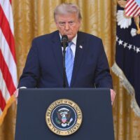 Donald Trump spune că există „vulnerabilități șocante” în sistemul electoral al SUA. De ce acuză China