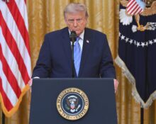 Donald Trump spune că există „vulnerabilități șocante” în sistemul electoral al SUA. De ce acuză China