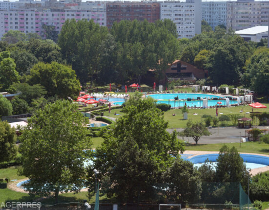 Ce se întâmplă cu fostul Ștrand Titan: oamenii cer un parc public, dar consilierii și Primăria Sector 3 au alte planuri