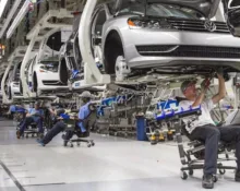 Criză în industria auto, scapă cine poate