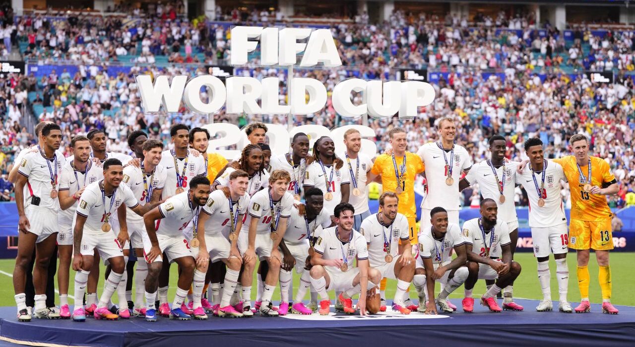 Imaginile bucuriei! Englezii au sărbătorit bronzul mondial după o victorie de povestit nepoților contra Franței