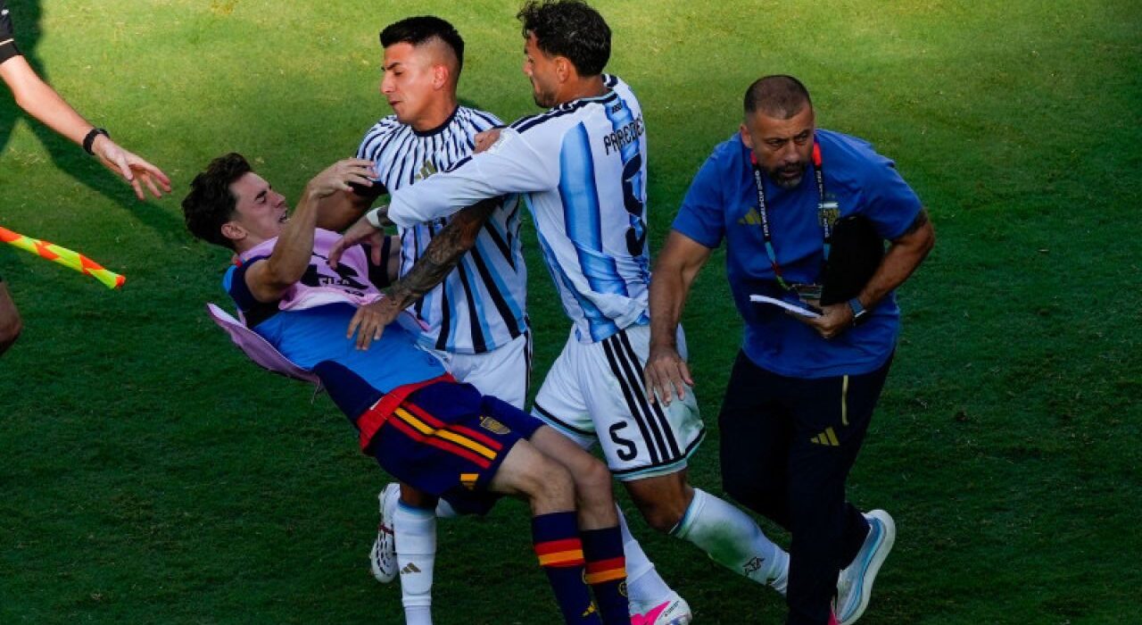 Bătaie după finala Cupei Mondiale, Spania -0! Scene ireale