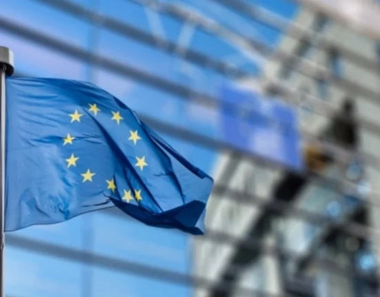 Comisia Europeană recomandă suspendarea amenzilor timp de trei ani. Ce se schimbă pentru importatorii de petrol, gaze și cărbune