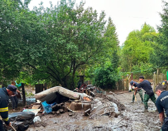 Furtunile au provocat pagube în cinci județe și în București. Cele mai mari probleme, în Prahova