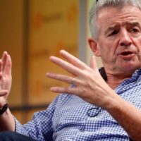 Șeful Ryanair neagă faptul că un bărbat ar fi fost aspirat pe geamul spart al unui avion: „Aceste afirmații sunt lipsite de sens”