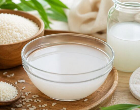Secret asiatic: Apa de orez face furori în beauty