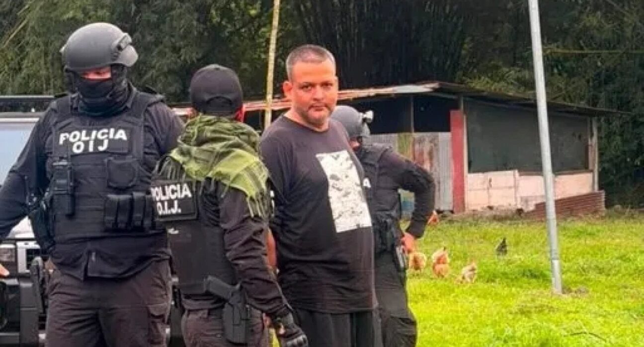 VIDEO ‘El Diablo’, traficantul pentru care SUA ofereau o recompensă de 500.000 de dolari, a fost arestat. Un mort și opt polițiști răniți în operațiunea de capturare