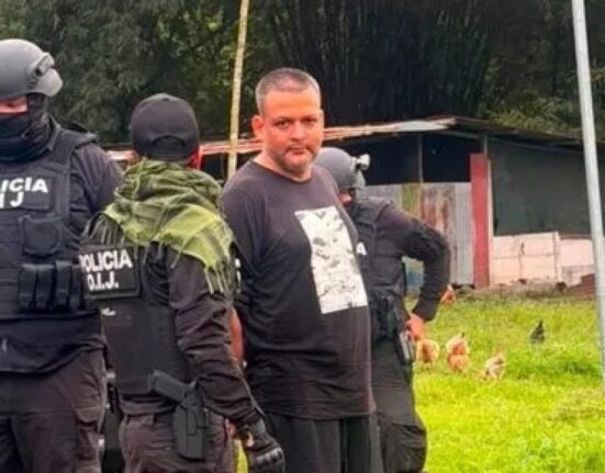 VIDEO ‘El Diablo’, traficantul pentru care SUA ofereau o recompensă de 500.000 de dolari, a fost arestat. Un mort și opt polițiști răniți în operațiunea de capturare