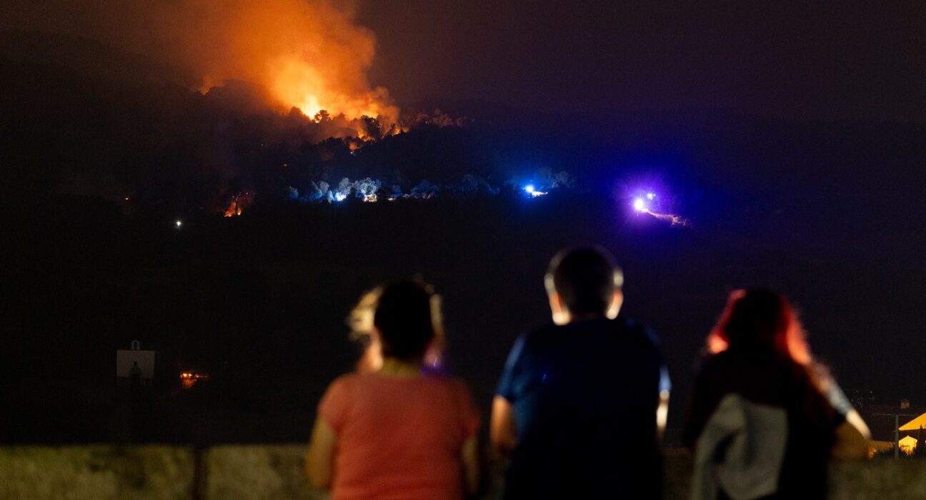 Clipe dramatice din cauza incendiilor: Ample operațiuni de evacuare  în Franța și Spania. Urmează „ore dificile”