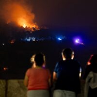 Clipe dramatice din cauza incendiilor: Ample operațiuni de evacuare  în Franța și Spania. Urmează „ore dificile”