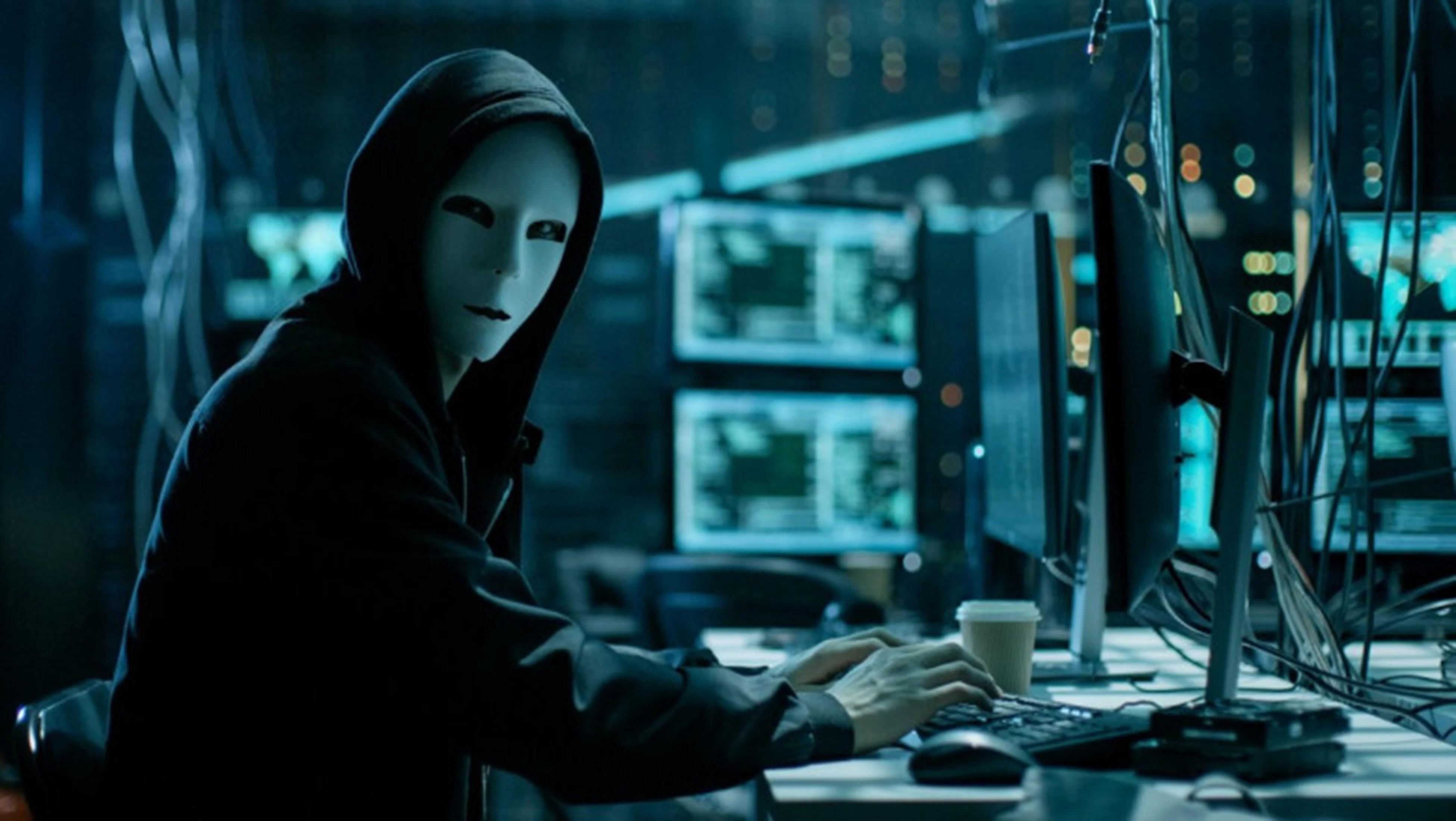 Un hacker a scos la v&acirc;nzare pe internet datele furate. FOTO Profimedia